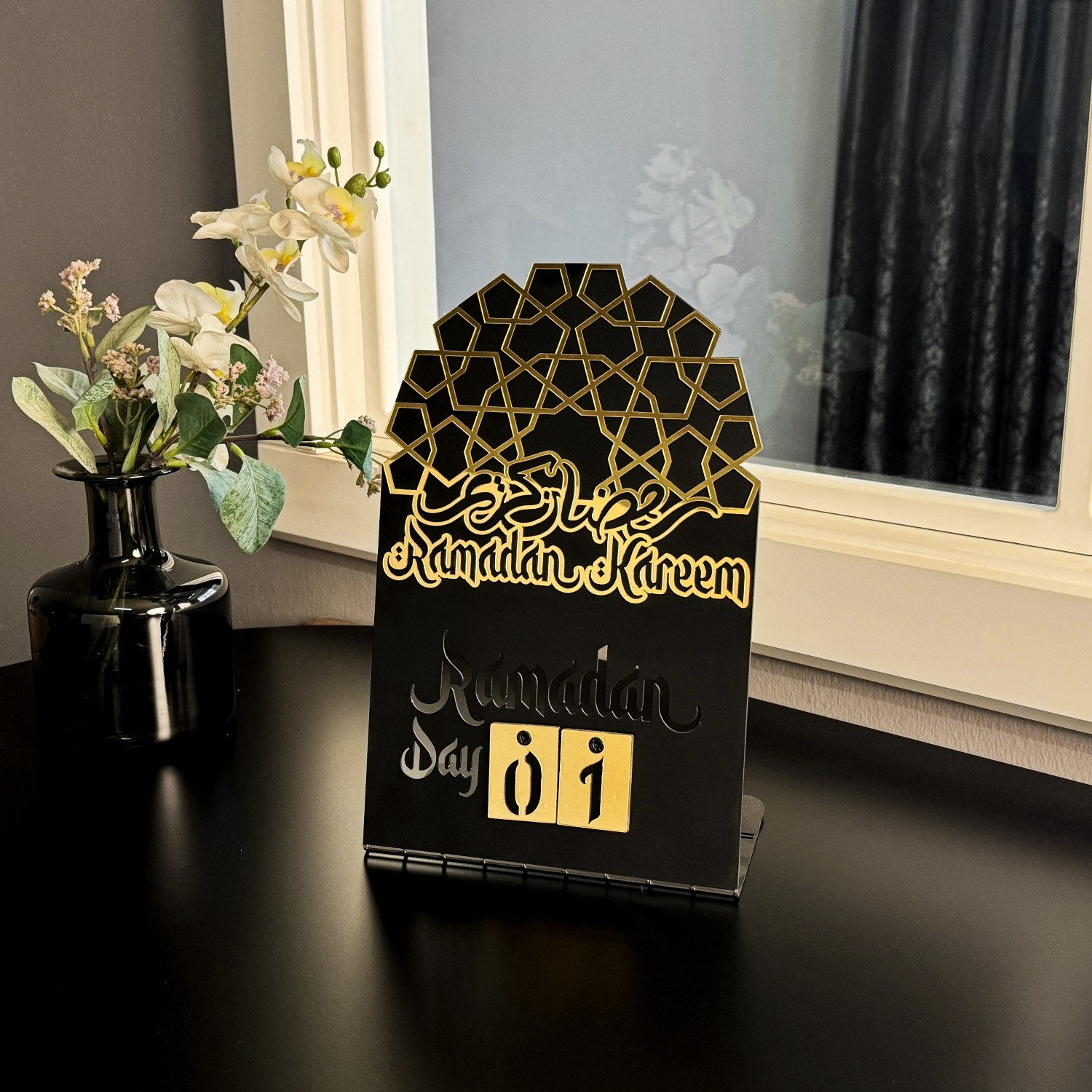 handmade-ramadan-calendar-decor-metal-acrylic-tabletop-ramadan-mubarak-shukranislamicarts