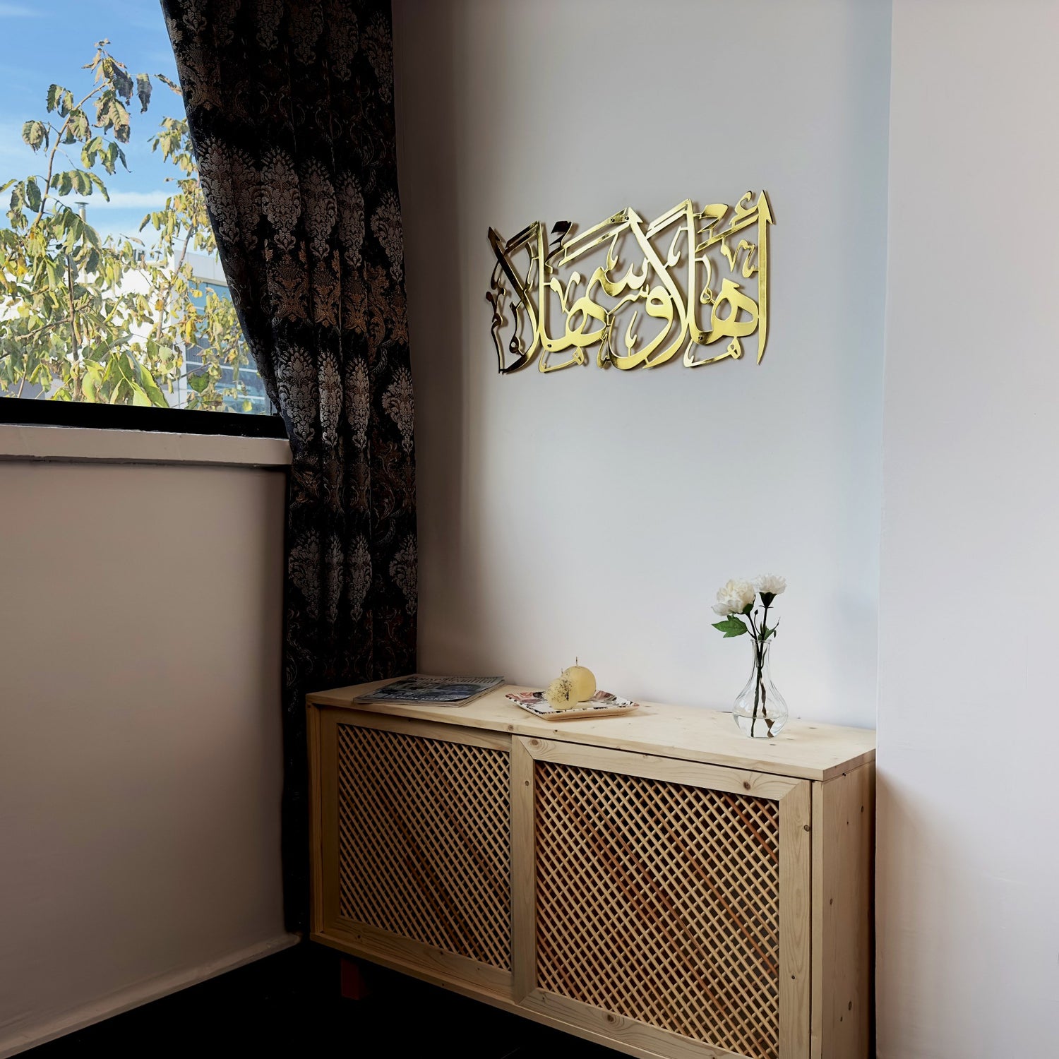 ahlan-wa-sahlan-islamic-wall-art-shiny-metal-arabic-calligraphy-art-contemporary-islamic-artwork-for-home-design-shukranislamicarts