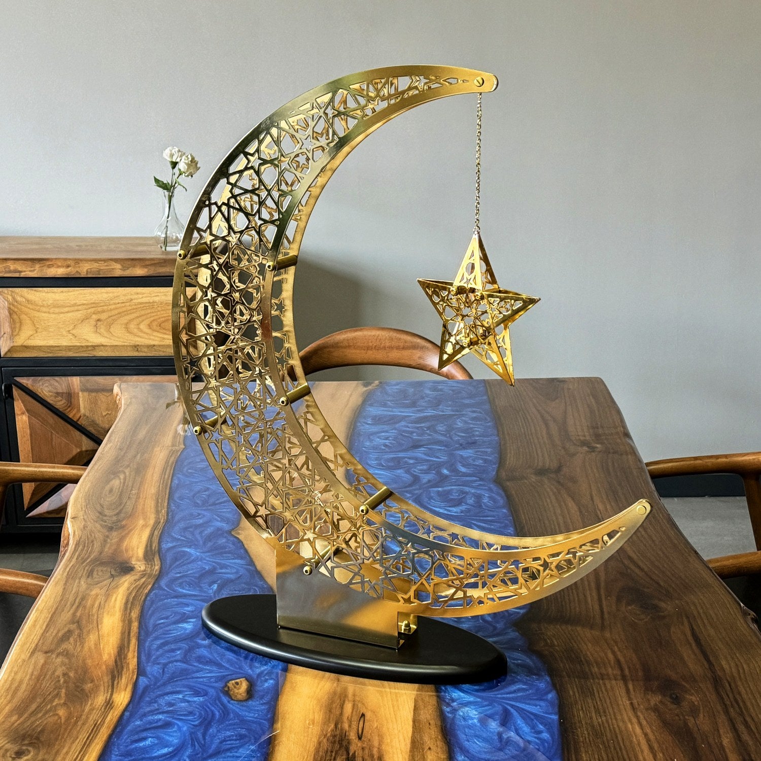 handcrafted-crescent-star-metal-islamic-home-decor-gold-ramadan-elegance-shukranislamicarts