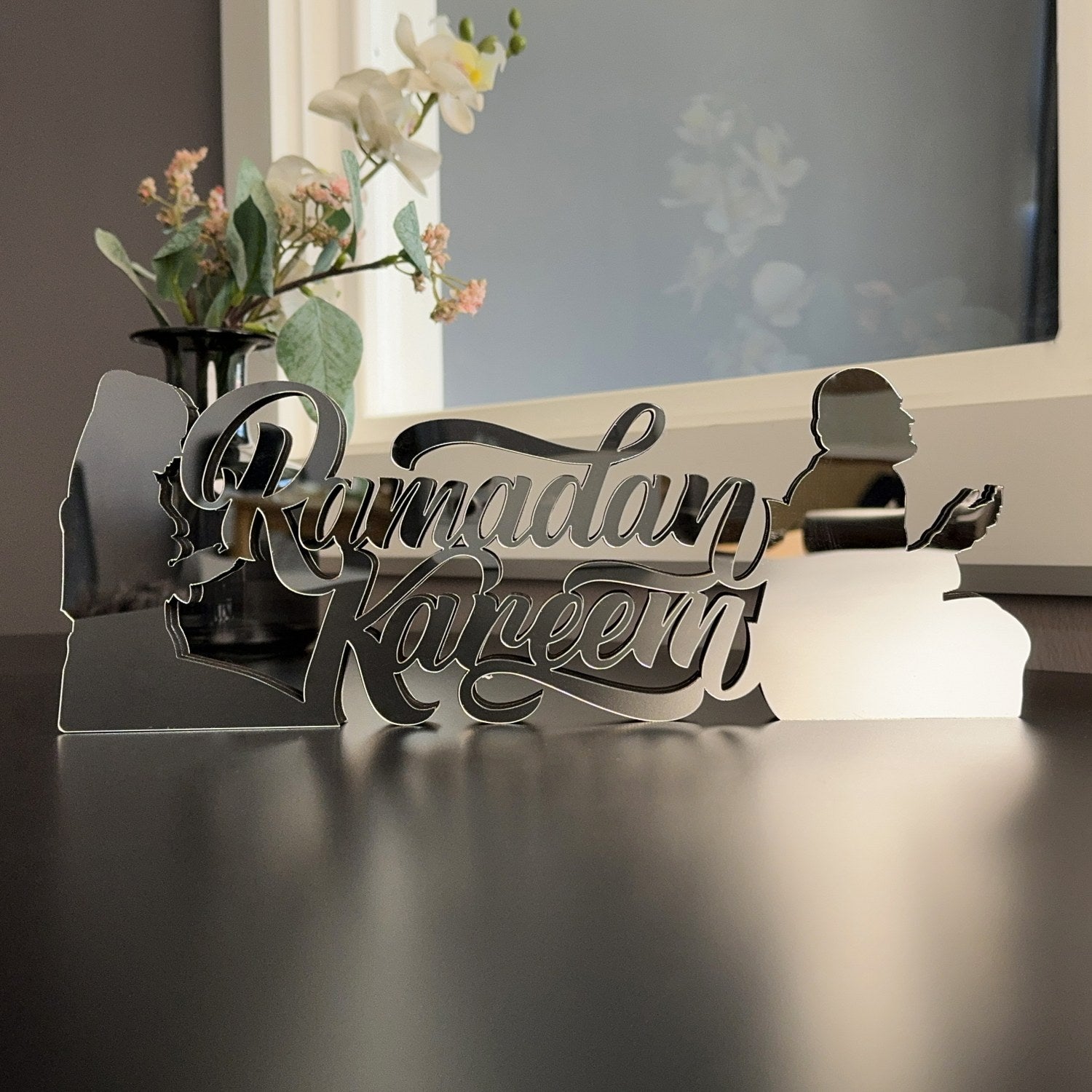 handmade-ramadan-kareem-prayers-detail-tabletop-islamic-decor-shukranislamicarts