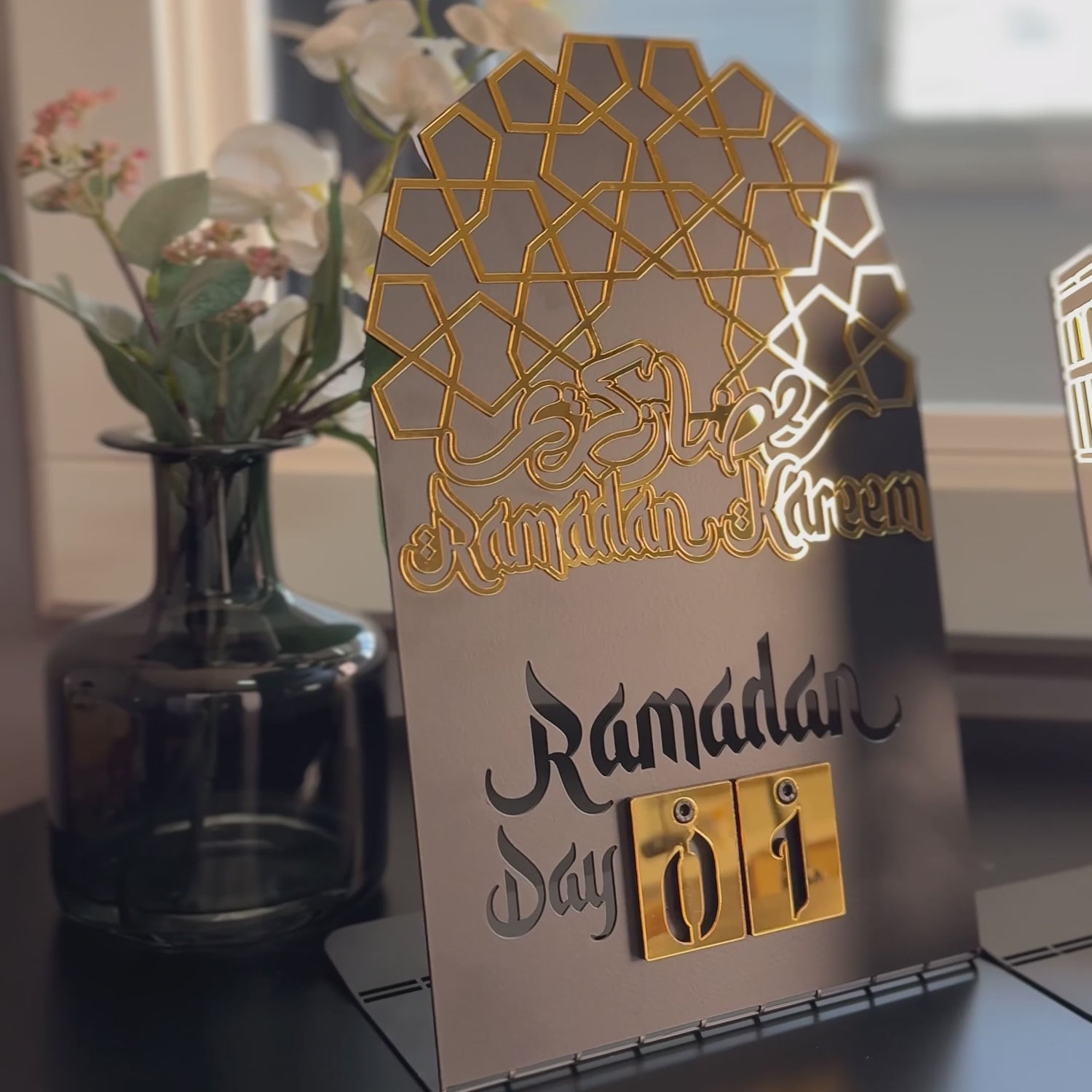 muslim-gift-ramadan-calendar-video-metal-and-acrylic-table-decor-unique-shukranislamicarts