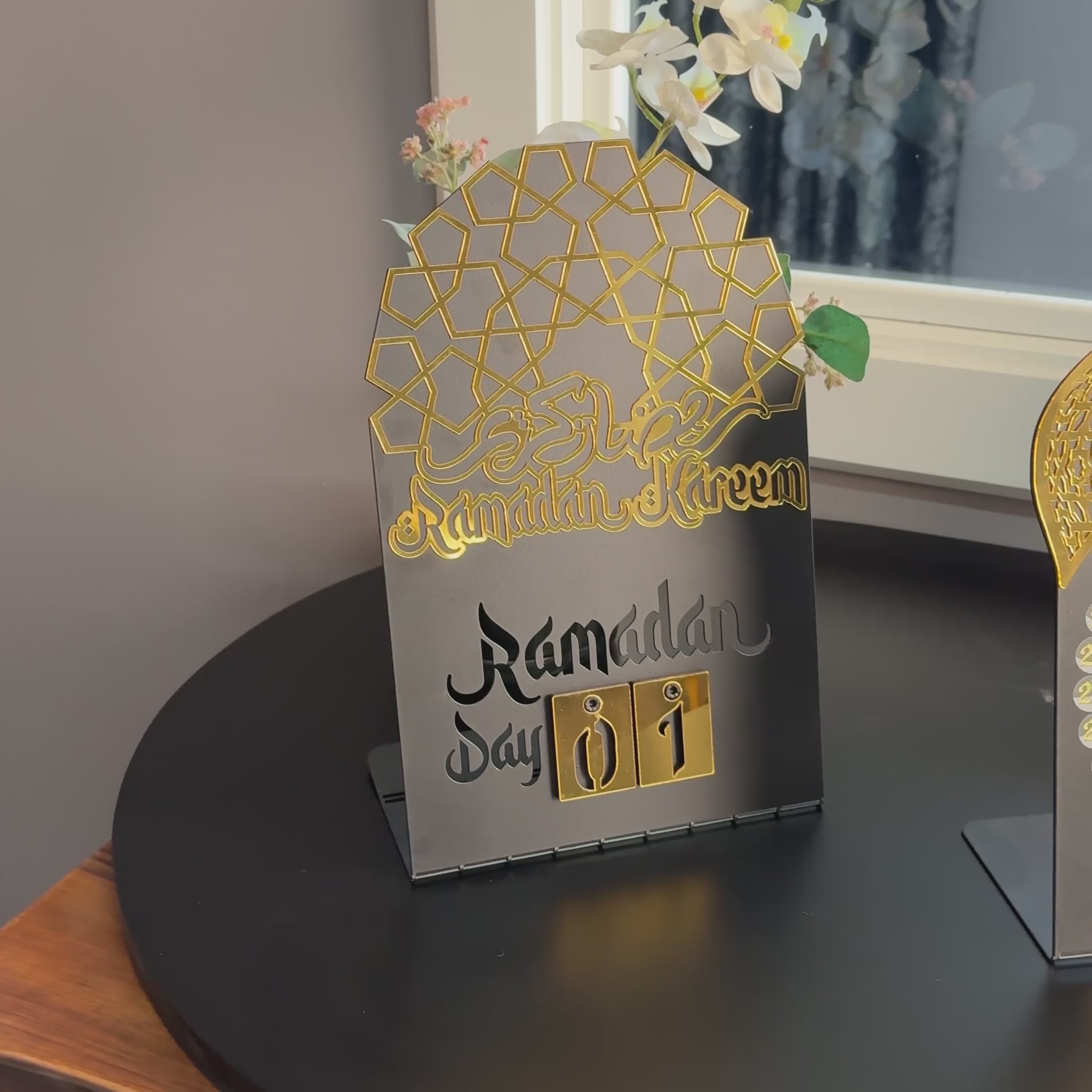 islamic-tabletop-ramadan-calendar-video-metal-and-acrylic-decor-ramadan-ready-shukranislamicarts